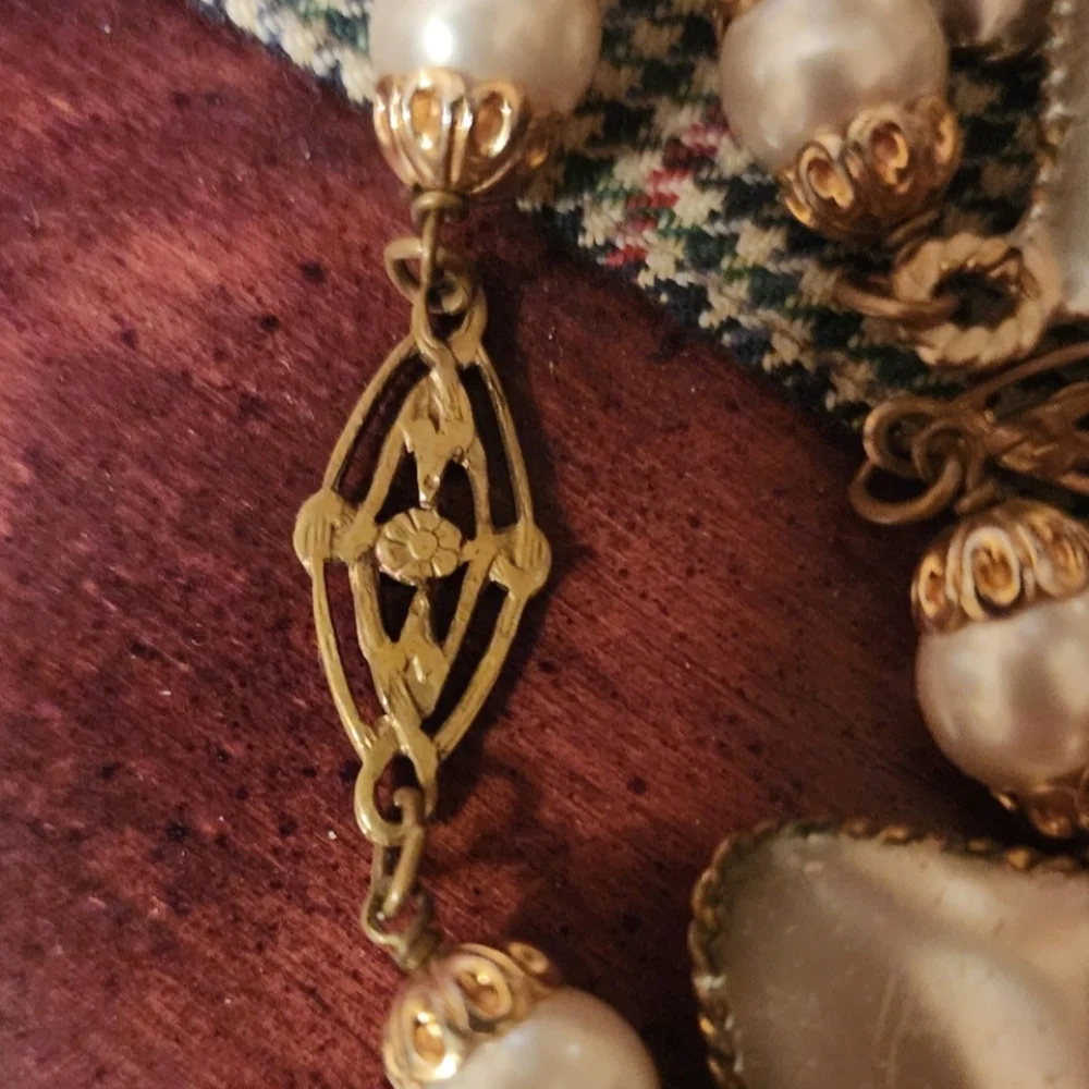 ONE-OF-A-KIND 1950s CHANEL BAROQUE PEARL & GILT FILIGREE SAUTOIR NECKLACE